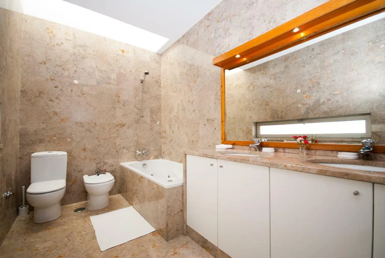 Cosy Sea View Villa Cascais