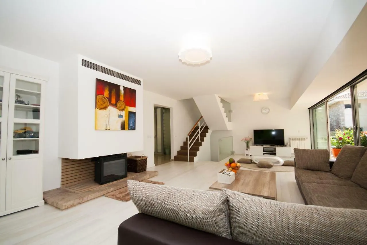 Cosy Sea View Villa Cascais